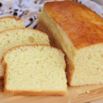 Existe uma maneira simples de preparar pão caseiro sem sovar que vai te surpreender.