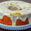 Bolo de limão com cobertura cremosa