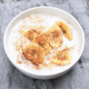 Mingau de aveia com banana e canela