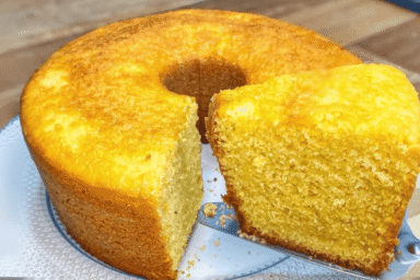 Bolo de milho com leite condensado