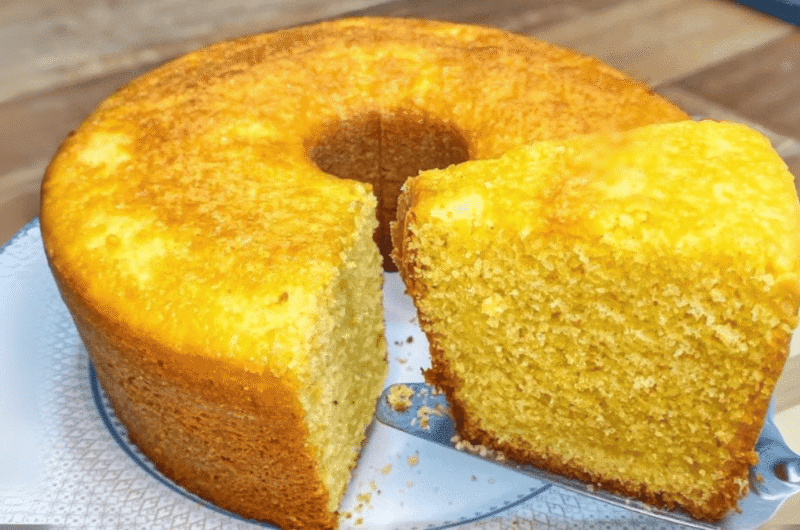 Bolo de milho com leite condensado