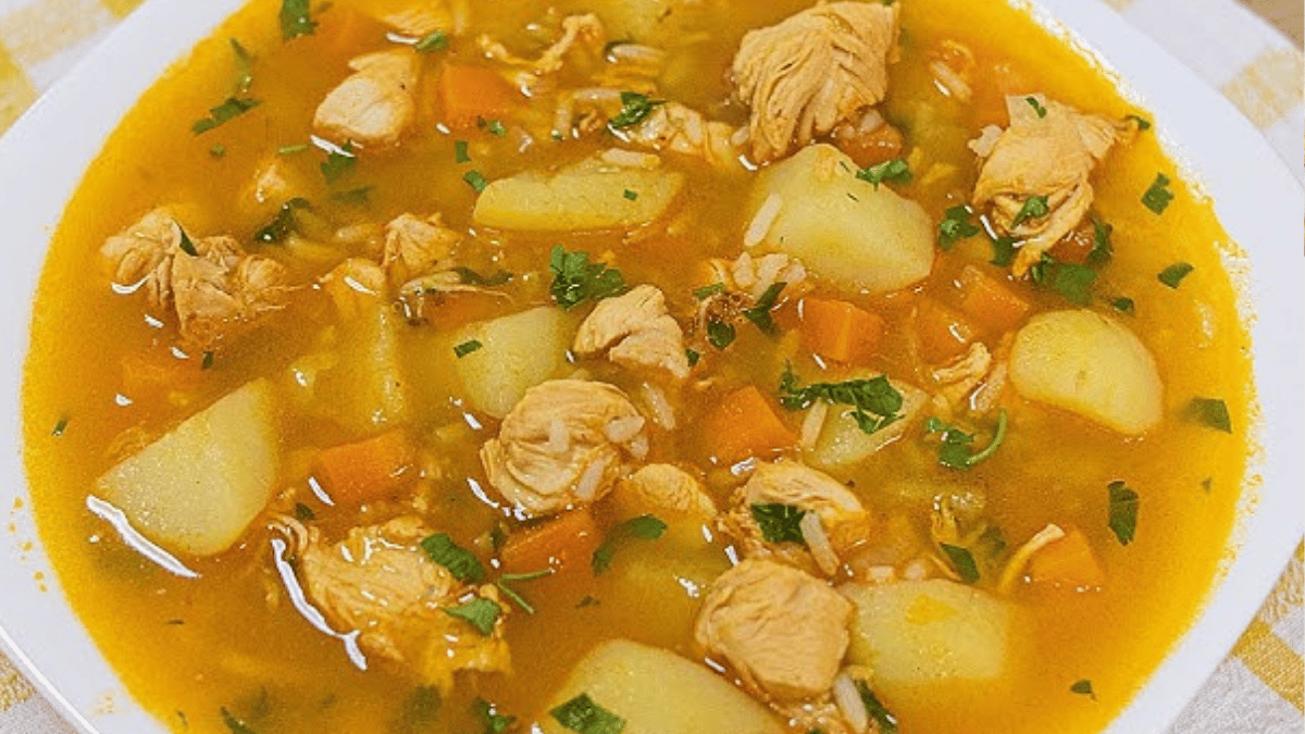 Sopa de batata com frango
