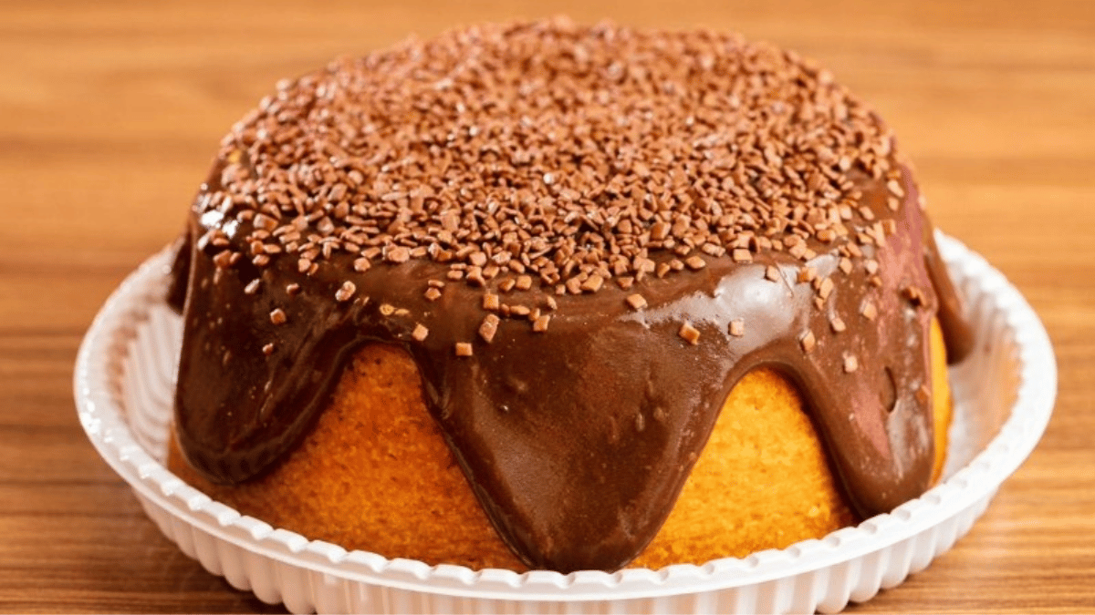 Bolo de cenoura pequeno