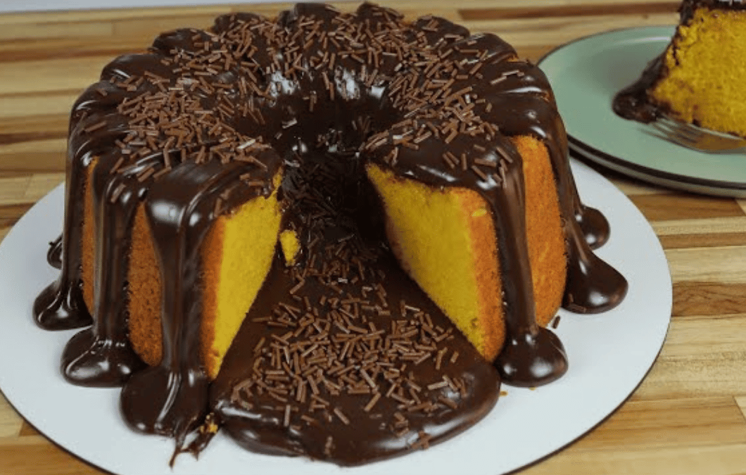 Receita de bolo de cenoura com cobertura de brigadeiro