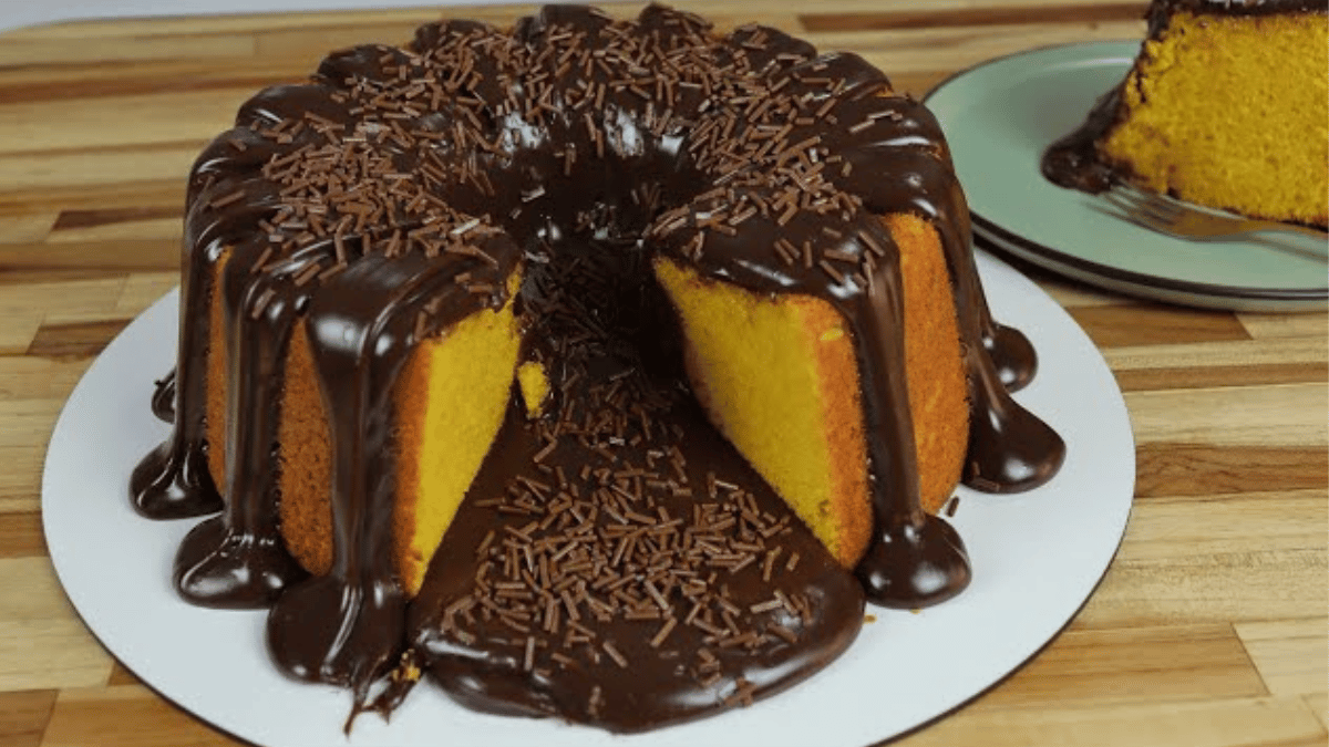 Receita de bolo de cenoura com cobertura de brigadeiro