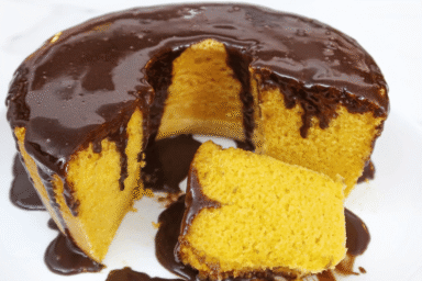 Como como fazer bolo de cenoura