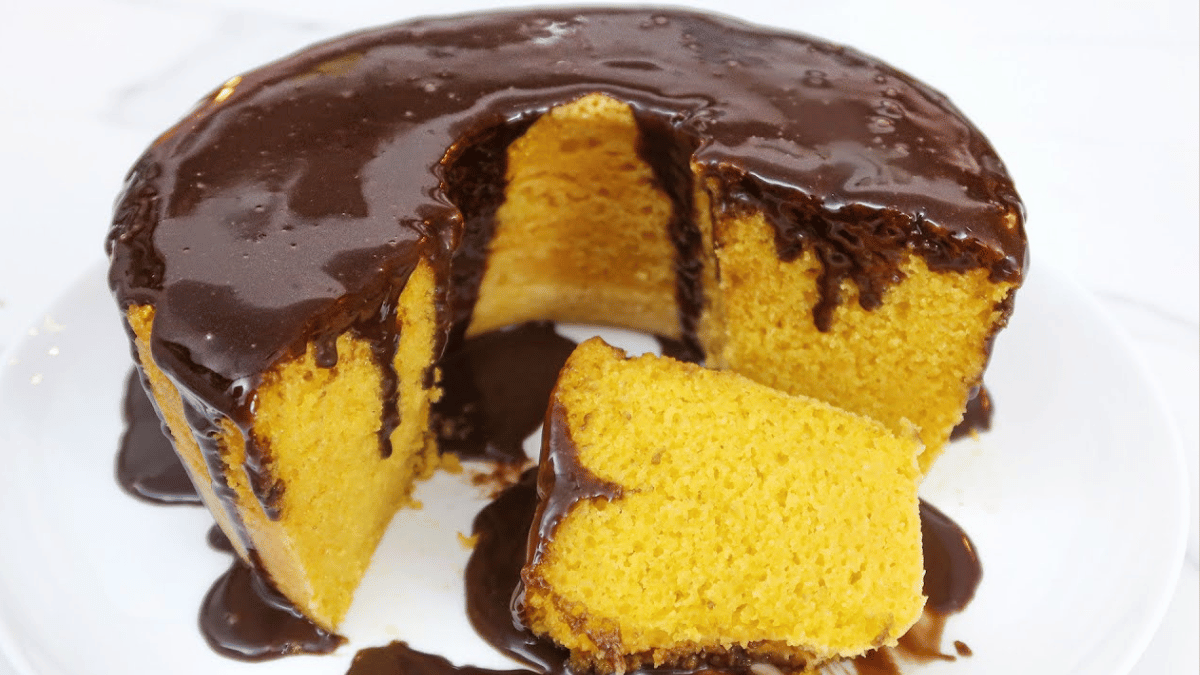 Como como fazer bolo de cenoura