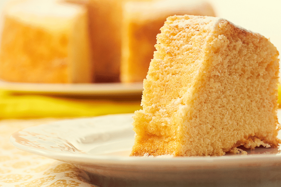 Bolo simples com 4 ingredientes