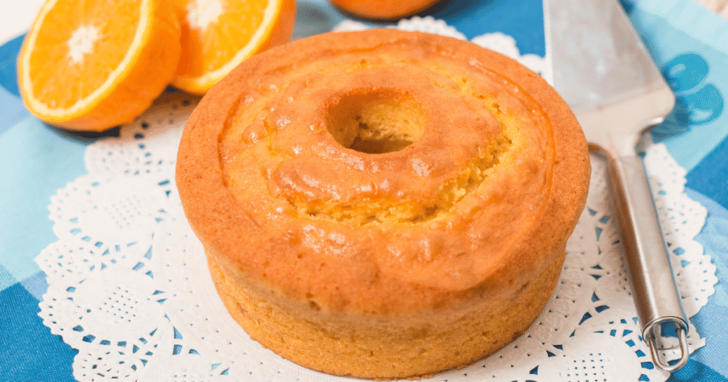 Bolo fofo de laranja fácil, rápido e delicioso Bolo fofo de laranja